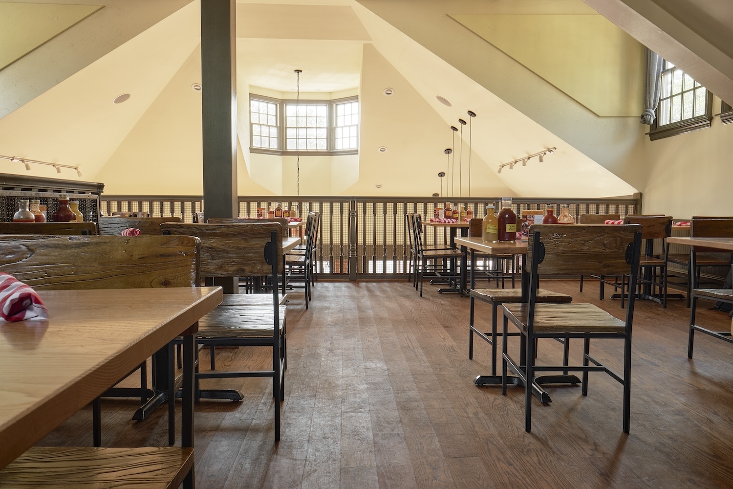 st charles missouri salt and smoke interior event space 4